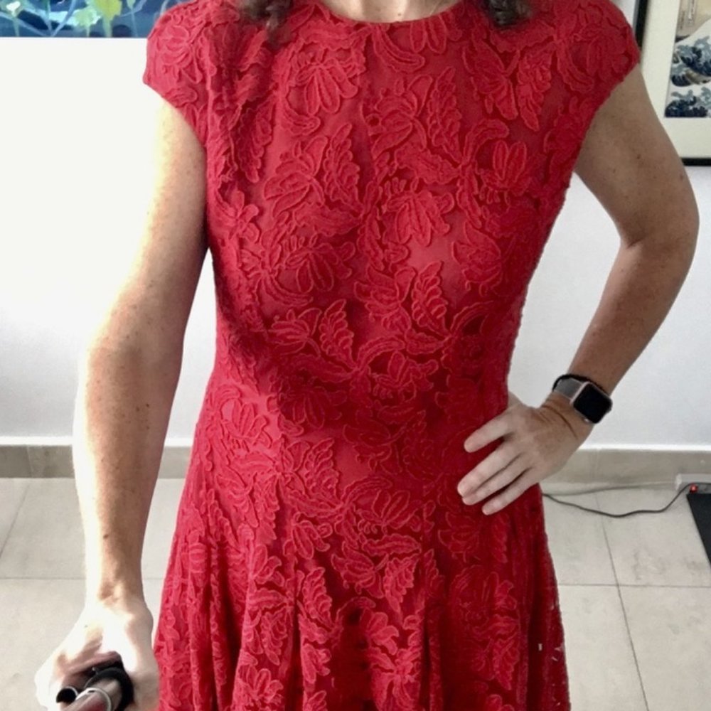Carolina Herrera Red Lace Dress - Size 8 NWT - Picture 7 of 16